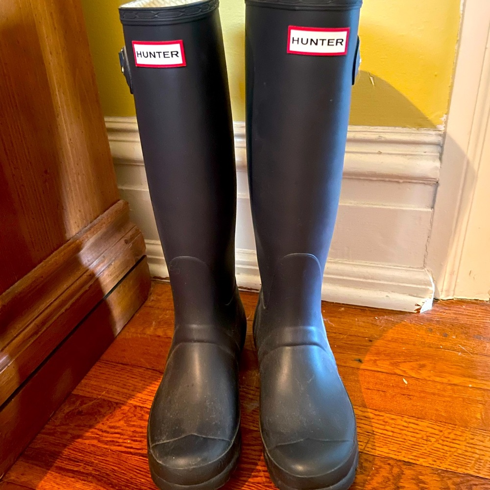 Navy Hunter Boots. Size 7. Original Tall.